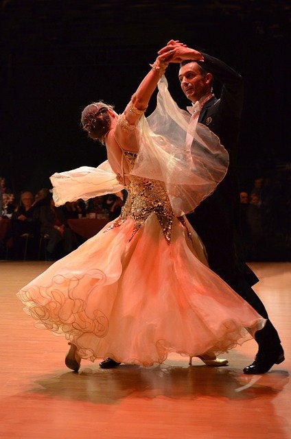 Danse du couple fédération des femmes pour la paix mondiale